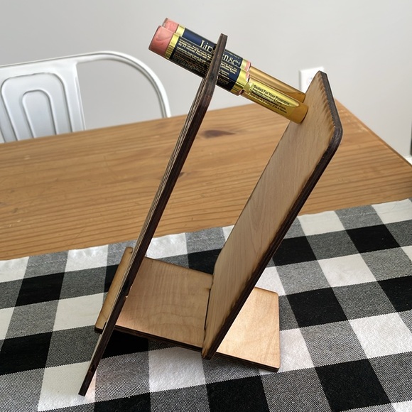 LipSense Display - Picture 3 of 4